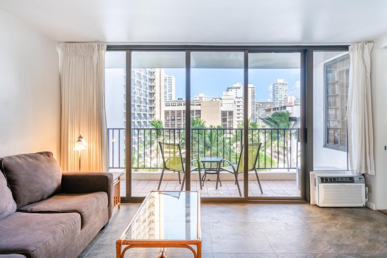 Light & Airy 8Th Floor Ocean View Condo With Lanai Condo Honolulu Exterior photo